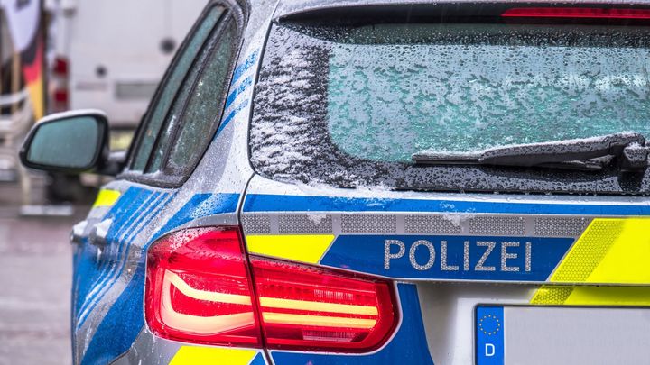 Pět dnů pátrání, stovky policistů. Němci dopadli muže, který odzbrojil strážníky