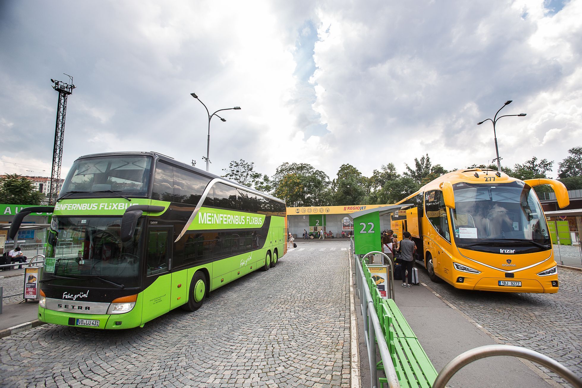 Autobusy FlixBus a RegioJet