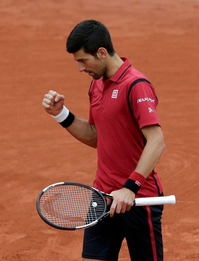 Novak Djokovič ve čtvrtfinále French Open 2016.