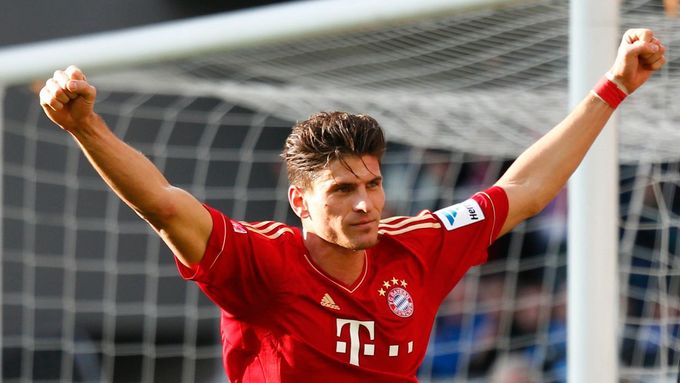 Bayern Mnichov neochvějně kráčí za bundesligovým titulem. Dnes ho k němu zase o něco přiblížil mario Gómez.