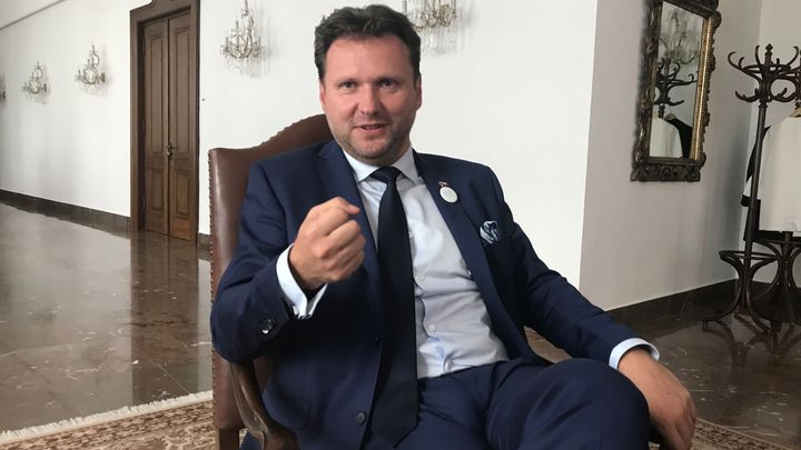 "Prezident normálně komunikoval a vtipkoval," tvrdí po návštěvě Zemana Vondráček; Zdroj foto: Radek Bartoníček