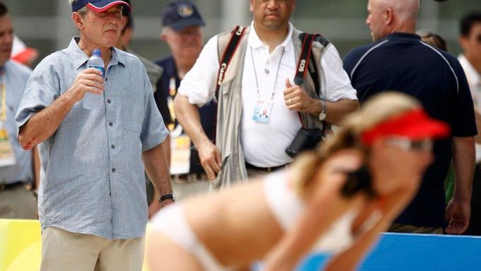 George Bush na snímku, pořízeném během Olympijských her v Pekingu.