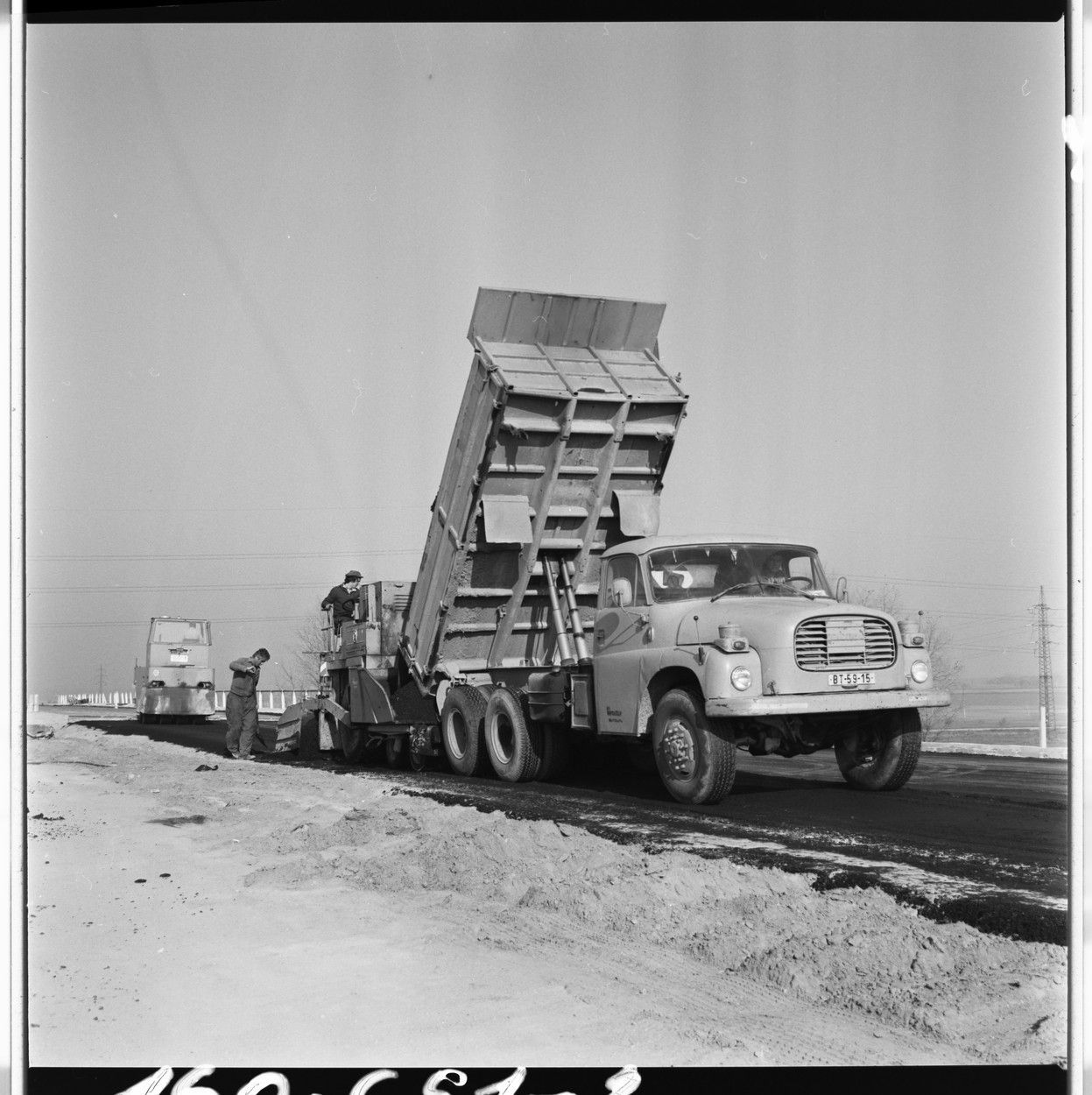 Tatra 148