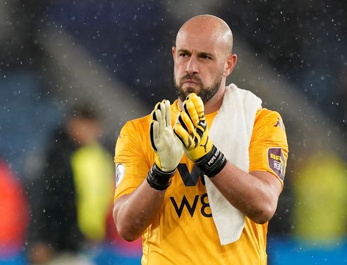 Brankář Aston Villy Pepe Reina