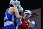 Ruská boxerka Azalia Aminevová v akci na MS v Indii