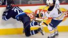 Andrej Sekera a Blake Wheeler v NHL 2013