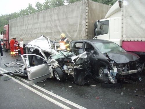 nehoda, hukvaldy, havárie, kamión, auto