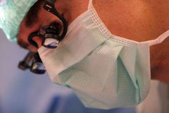 Český chirurg poprvé v USA transplantoval celý obličej