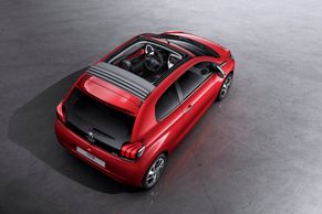 Elektricky stahovací plátěné střechy jsou v módě. Nová auta s nimi pořídíte i za méně než 300 tisíc