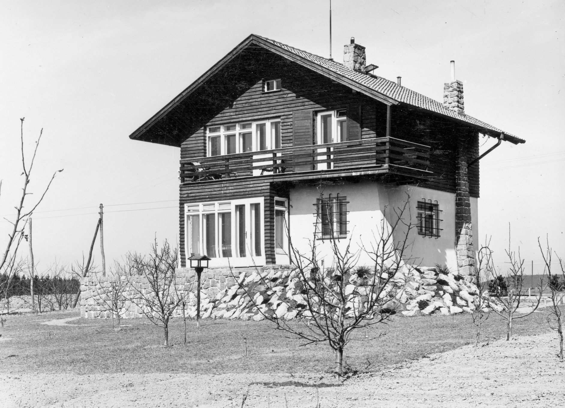 Koncentrační tábor Hradištko a neznámý příběh španělských vězňů, Koncentrační tábor Hradištko, Koncentrační tábor, Benešovsko, historie, Magazín