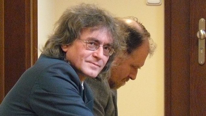 Bohumil Kulínský se svým advokátem Tomášem Sokolem při jednání soudu.