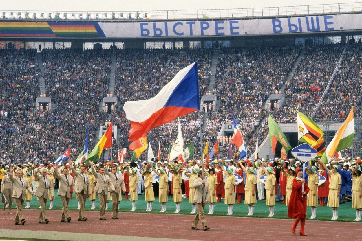 Československá výprava na zahajovacím ceremoniálu OH v Moskvě 19.července 1980.