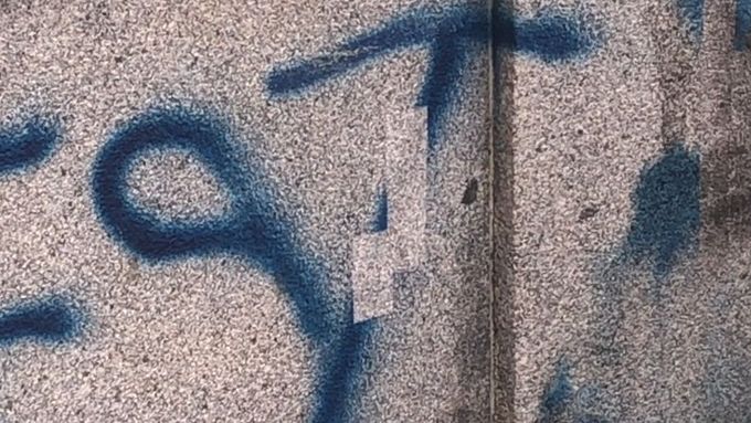 Hřib si nechal představit moderní metody odstraňování graffiti