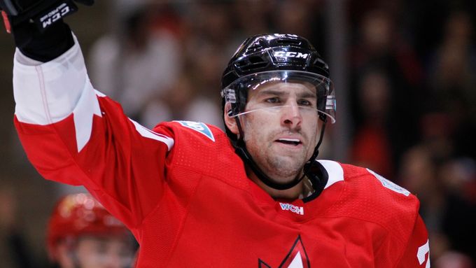 John Tavares dres kanadské reprezentace nakonec na hokejovém mistrovství světa na Slovensku neoblékne