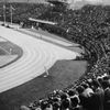 V roce 1956 postupují brněnští fotbalisté do první ligy a to především díky brněnským hokejistům, kteří se přezuli do kopaček. V 60. a 70. letech byla kapacita pro 50 tisíc diváků plně využita.