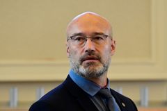 Šéf civilní rozvědky Petr Mlejnek rezignuje kvůli stykům s podnikatelem Redlem