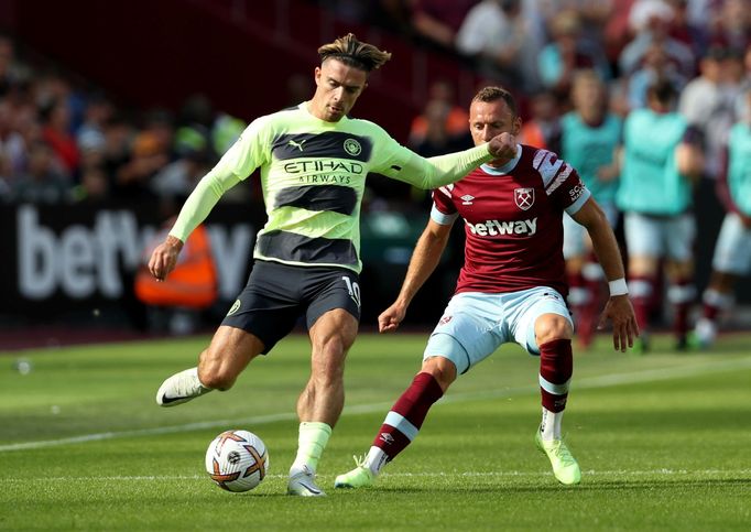 Jack Grealish a Vladimír Coufal, West Ham - Manchester City