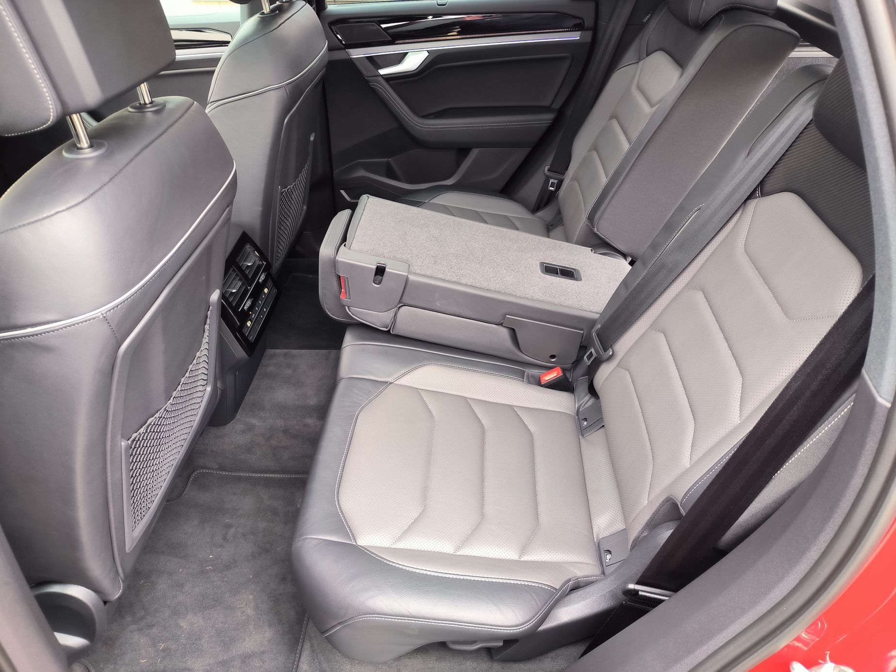 Volkswagen Touareg R Line 2024