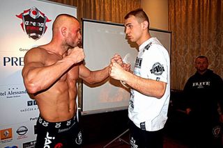 Karlos Vémola během vážení