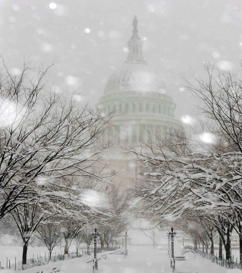 Nebezpečná sněhová bouře ochromila východ USA