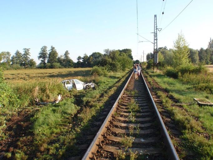 K prvnímu neštěstí došlo V sobotu 21. srpna 2010 ráno. Na železničním přejezdu Plácky se střetlo auto s osobním vlakem.