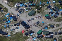 V Eurotunelu zemřel další člověk, uprchlíci mění taktiku