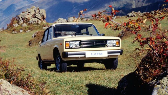 VAZ 2105 se začal v Toljatti vyrábět v lednu 1980, slaví tedy 40 let.
