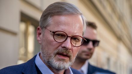 Živě: Mimořádný brífink Petra Fialy k "bitcoinové kauze", kvůli níž skončil Blažek