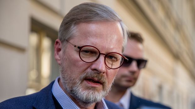 Záznam: Mimořádný brífink Petra Fialy k "bitcoinové kauze", kvůli níž skončil Blažek