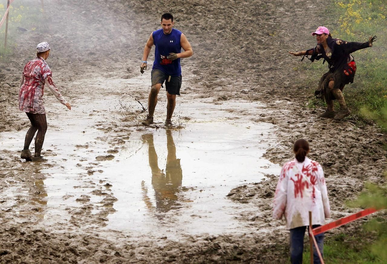 OBRAZEM: Prohlédněte fotografie z bizardního závodu zombies