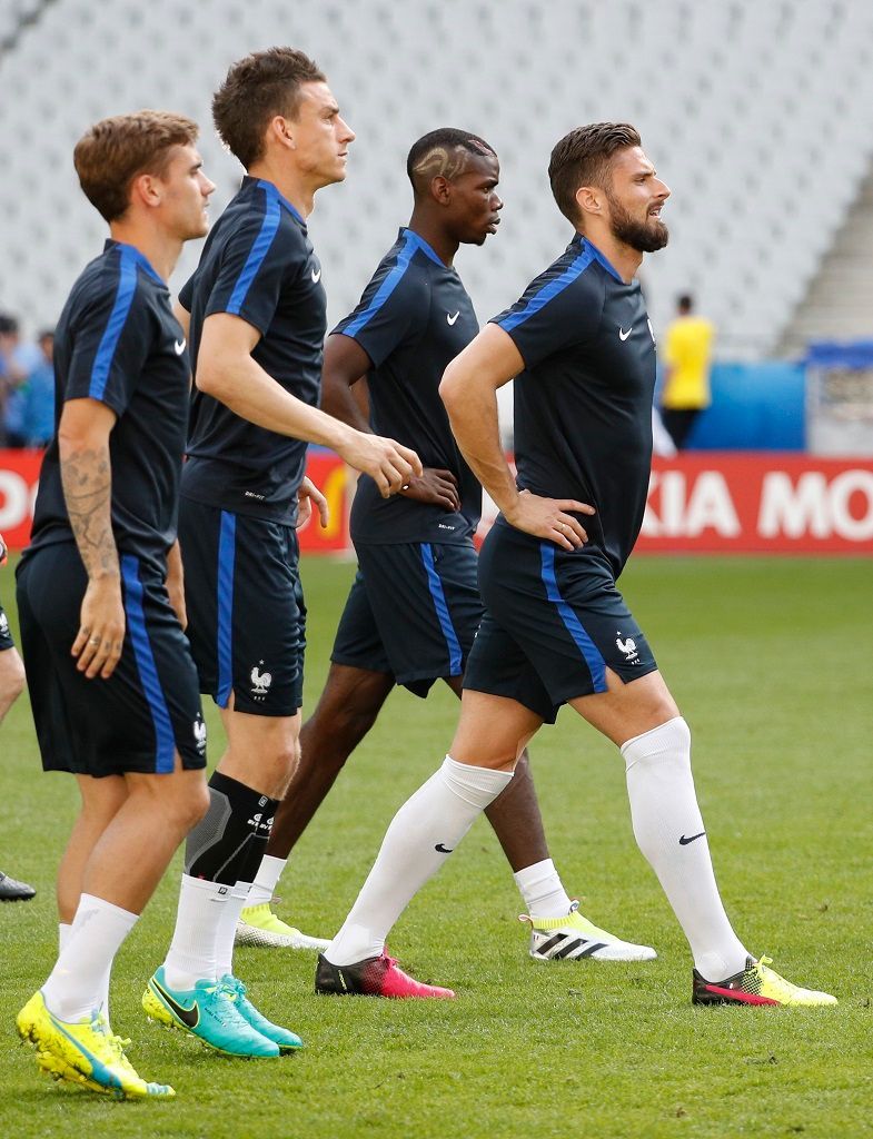 Griezmann, Koscielny, Pogba a Giroud na tréninku Francie před Euro 2016