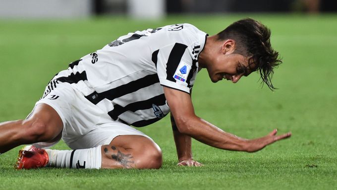 Frustrovaný Paulo Dybala z Juventusu.