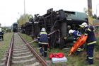 Záchranáři nacvičovali, jak vyprostit z vlaku 80 lidí