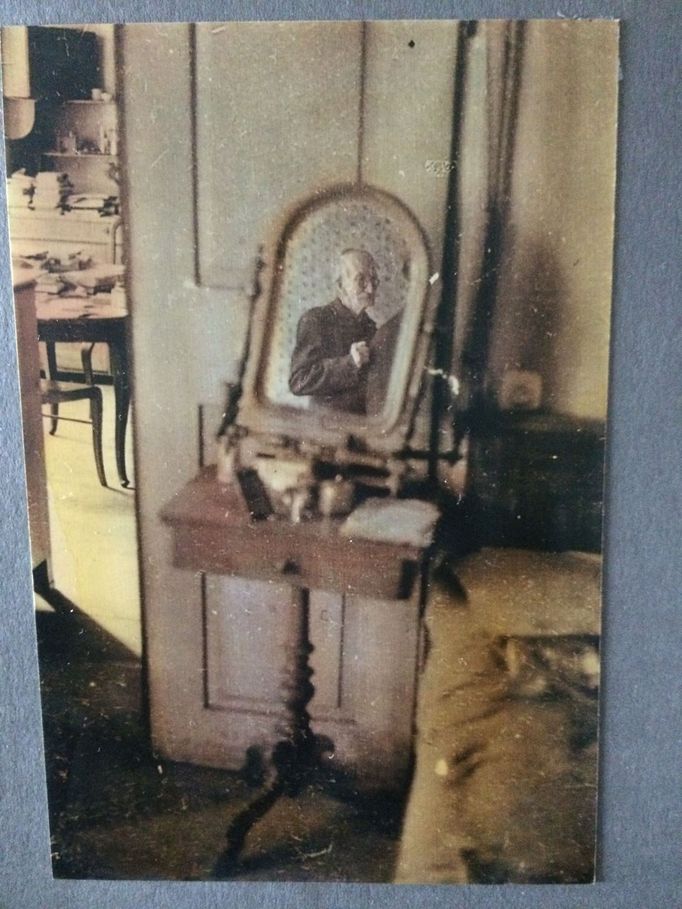 Záběry z návštěvy Petrkova v roce 1970 z archivu grafičky a malířky Ivany Pavlové.