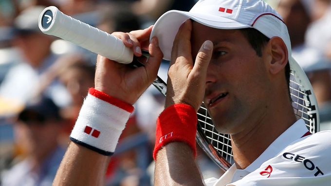 Unavený Novak Djokovič srbským tenistům v Davis Cupu nepomůže,