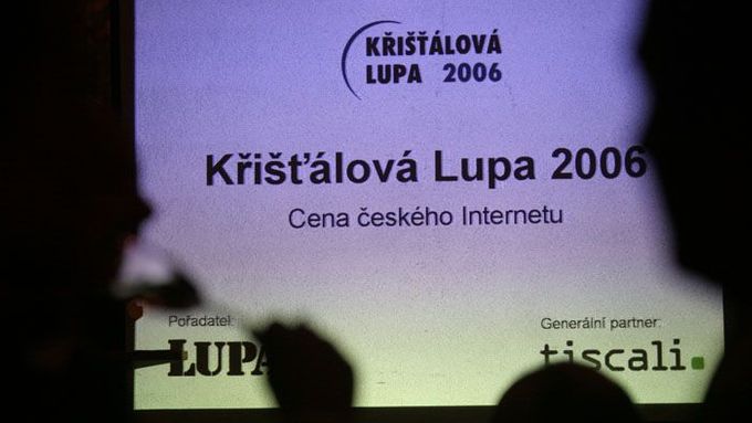 Křišťálová lupa pro Aktuálně.cz