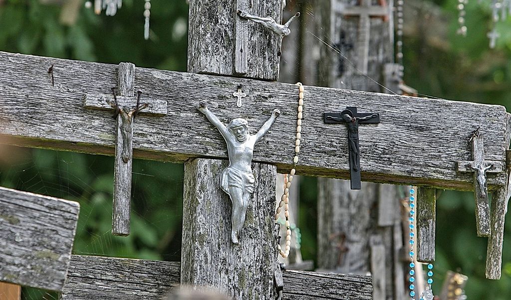 Nepoužívat, pouze jednorázová licence! Fotogalerie: Obrazový div světa: V Litvě mají malý pahorek posetý desetitisíci kříži