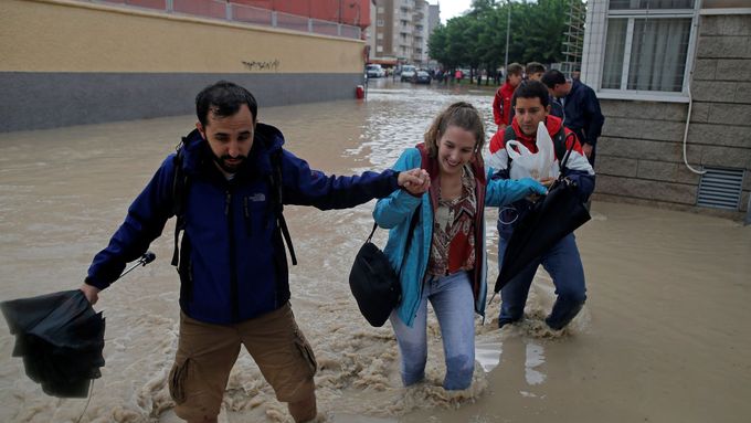 Obrazem: Města pod vodou, zaplavené tunely. Jih Španělska zasáhly rekordní srážky