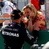 Valtteri Bottas s přítelkyní Tiffany Cromwellovou v GP Rakouska F1 2020