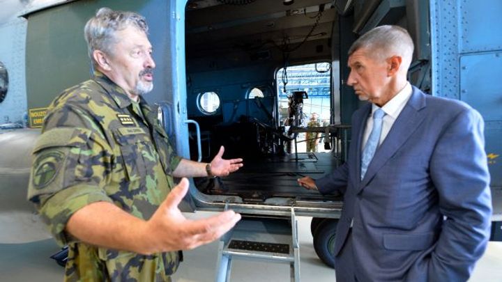 Armáda koupí víceúčelové i bojové vrtulníky Viper a Venom. Dostat je má v roce 2023
