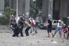 Egypt počítá po útoku policie mrtvé. Jsou jich desítky