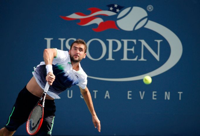 Marin Čilič podává na US Open 2014