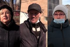 Doma v TV to neuvidí. Novináři Rusům ukázali zkázu ukrajinských měst, takto reagovali