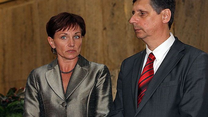 Ministryně zdravotnictví Dana Juráskova s premiérem Janem Fischerem
