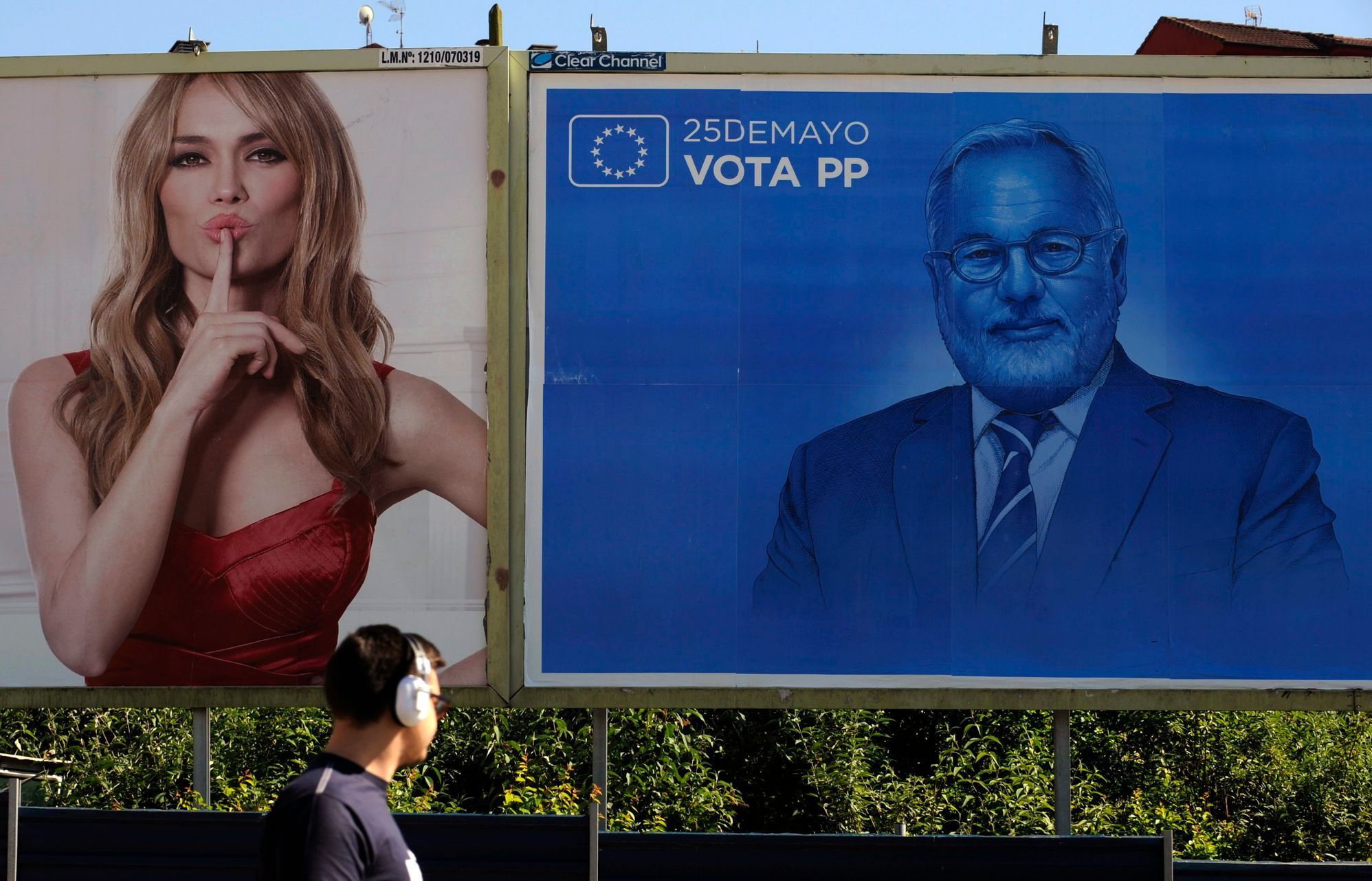 Eurovolební billboard ve španělském městě Oviedo.