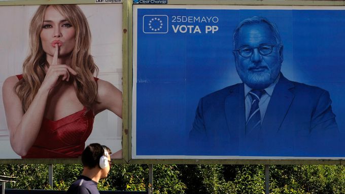 Eurovolební billboard ve španělském městě Oviedo.