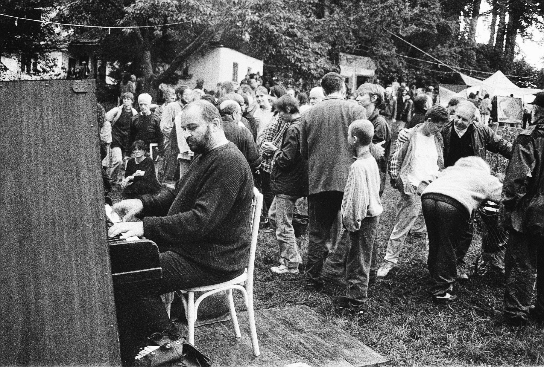 Jednorázové užití / Fotogalerie / Unikátní fotografie ze zákulisí Václava Havla z období Sametové revoluce