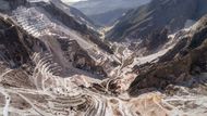 Luca Locatelli, Itálie. Bílé zlato - vítězná série v kategorii krajina. Na snímcích je kamenolom Calacata Borghini poblíž italského Torana, kde se těží slavný carrarský mramor.