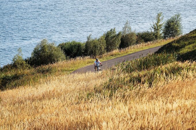 Jezero Most. Rekreační zóna, která vznikla na místě bývalého hnědouhelného dolu