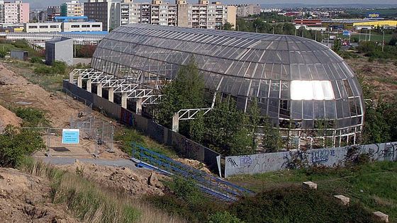 Východ z metra na západ slavnostně otevřen